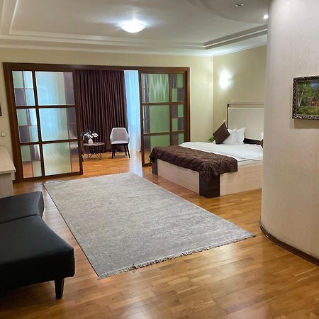 Apartment 5 阿拉木图 外观 照片