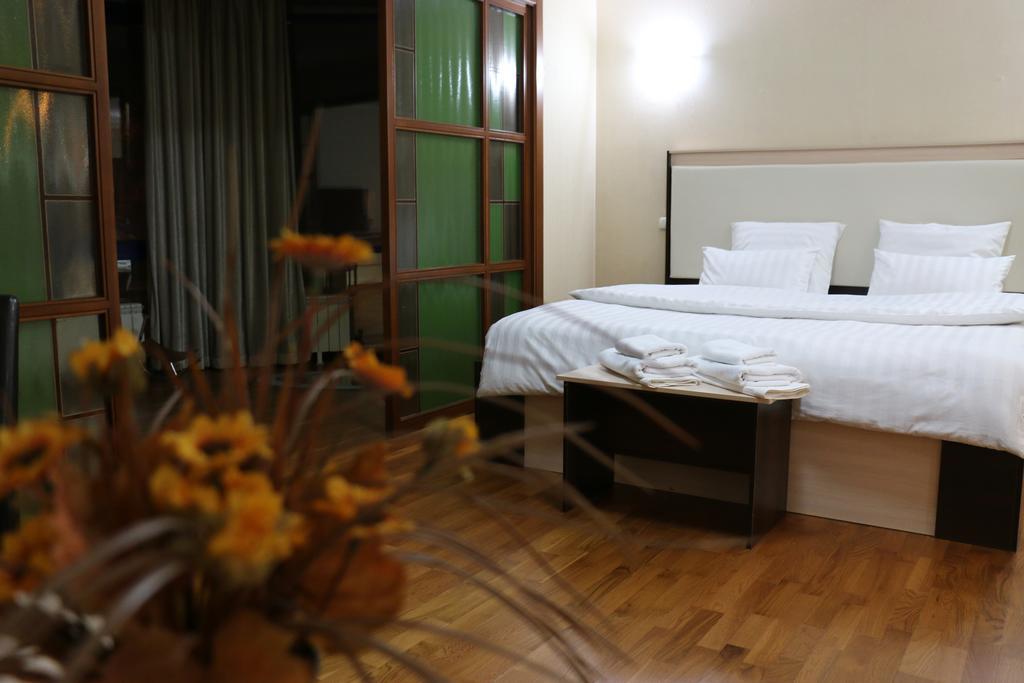 Apartment 5 阿拉木图 外观 照片